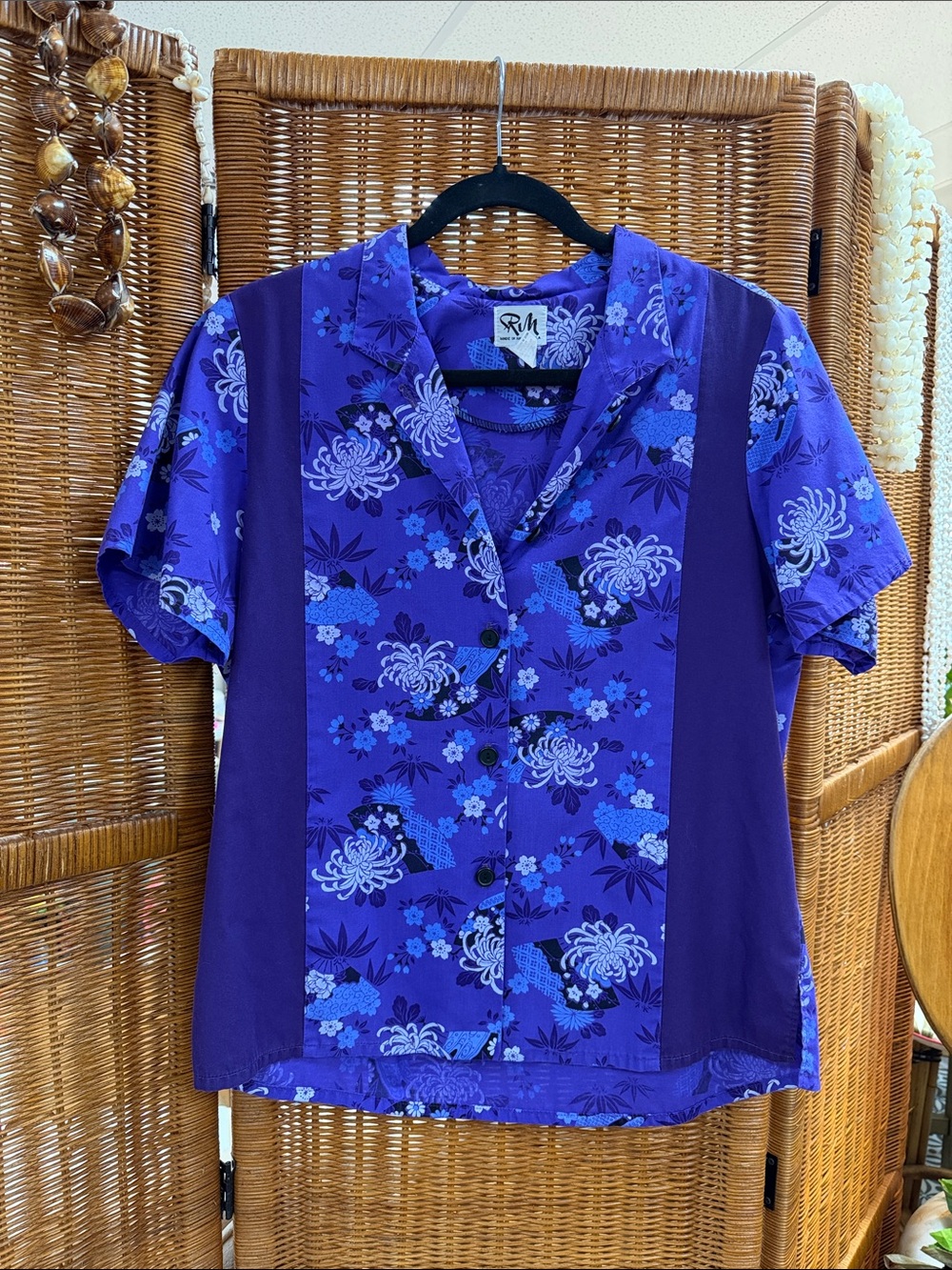 Vintage RM Hawai’i Women's Purple Floral Button-Down Aloha Shirt - Medium